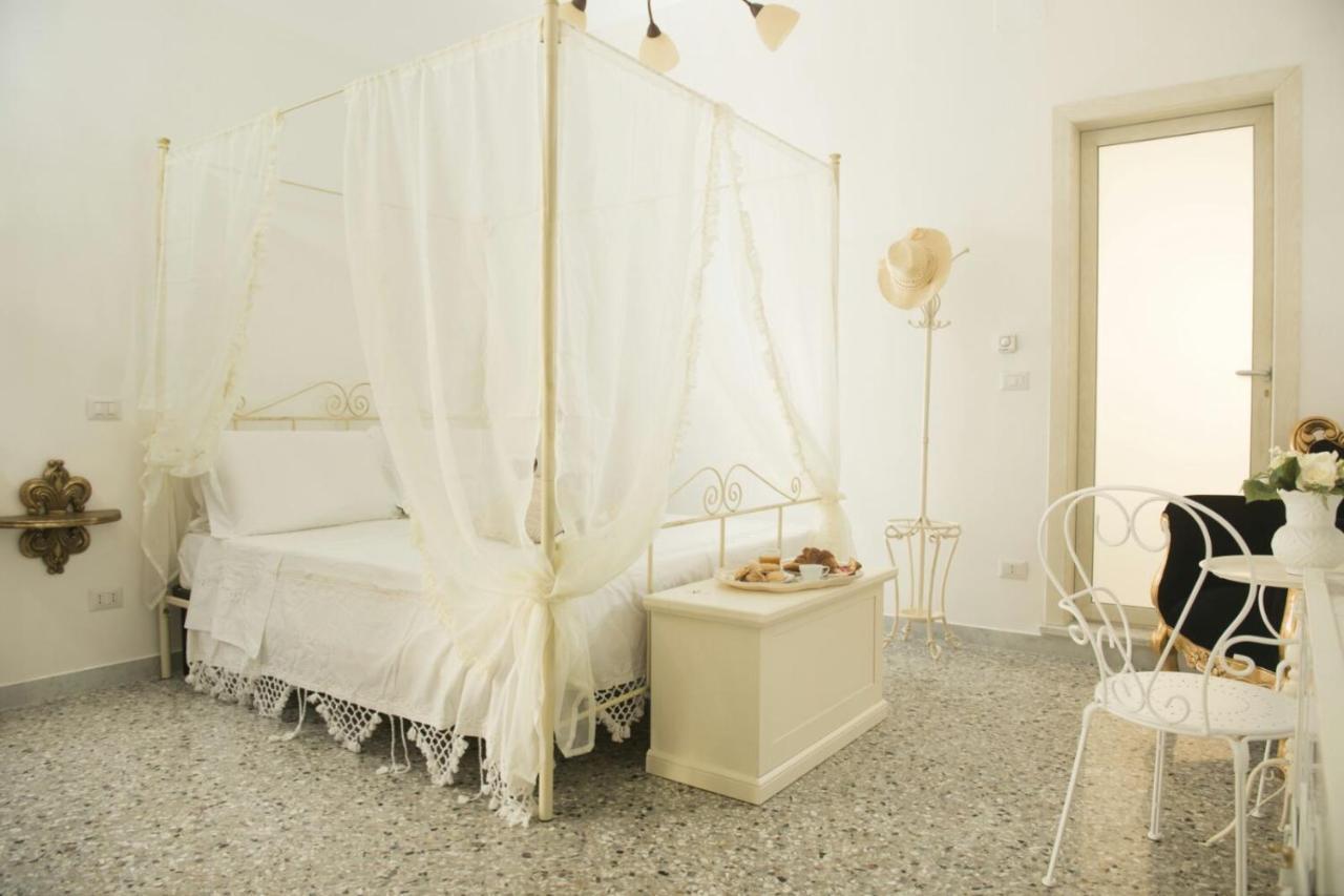 Dimora Cappuccini Guest House Cisternino Buitenkant foto